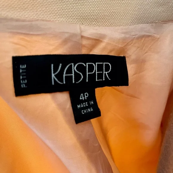 Kasper Petite 2-pc suit fully lined jacket and pants - Picture 3 of 10